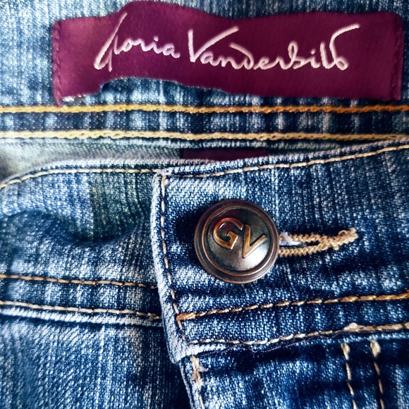 EUC GLORIA VANDERBILT MOM JEANS MADE IN EGYPT LIGHT TO MEDIUM WASH 5 POCKET 16 - Picture 7 of 10